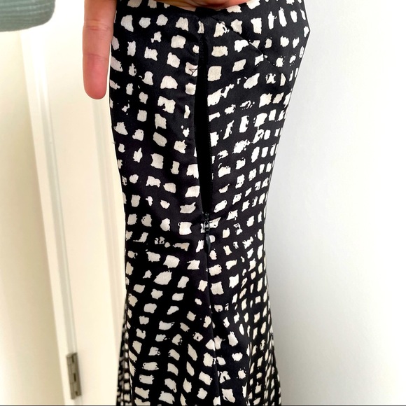 Theme Asymmetrical Sleeveless Dress - size M - Picture 5 of 9